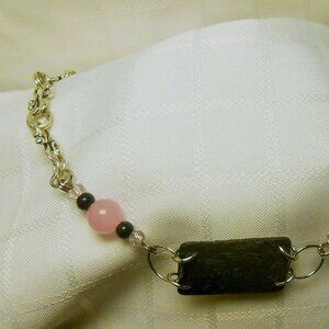 Handmade jewelry set with nekclace and earrings with elk bone and 10 mm pearls